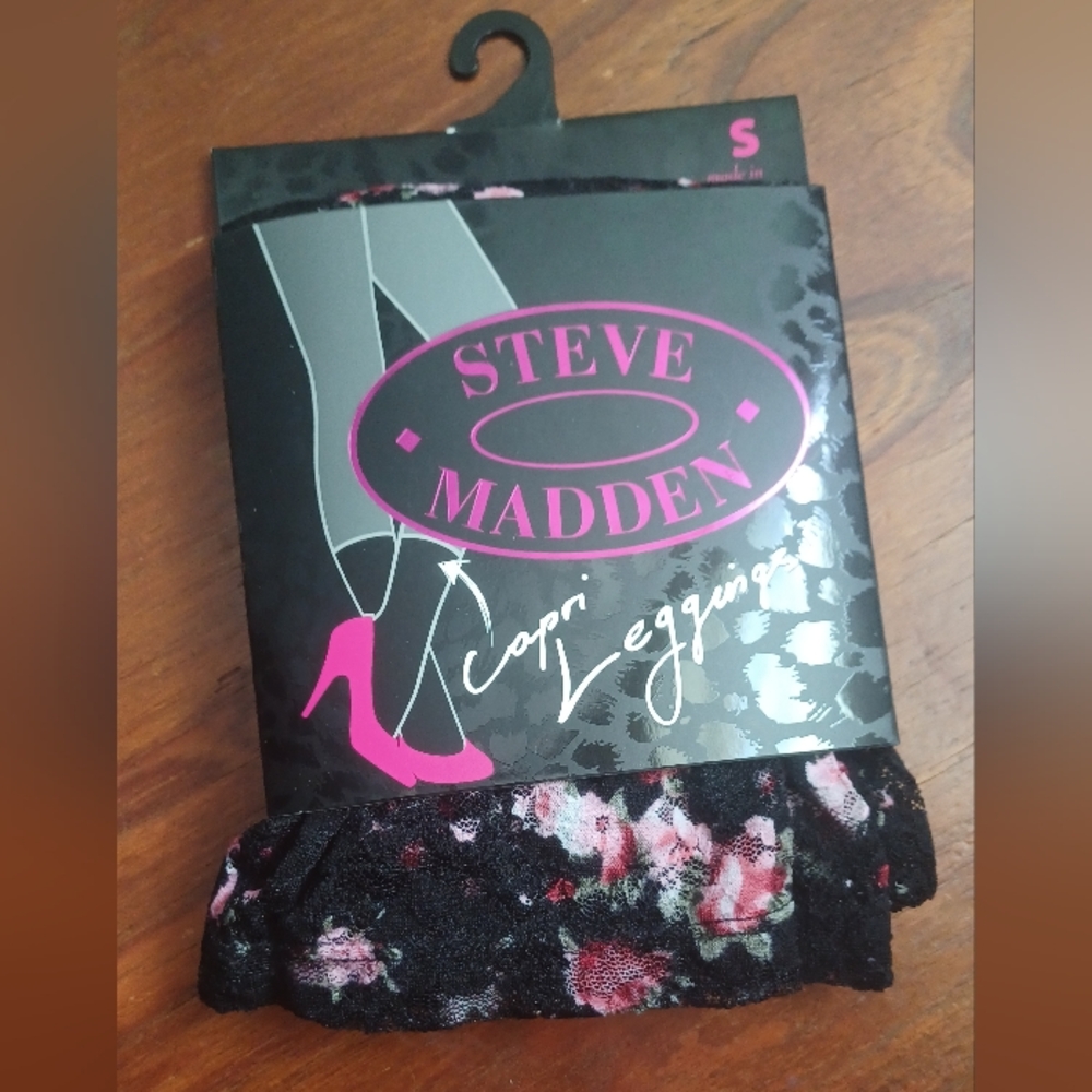 Steve Madden Black and Floral Capri Leggings